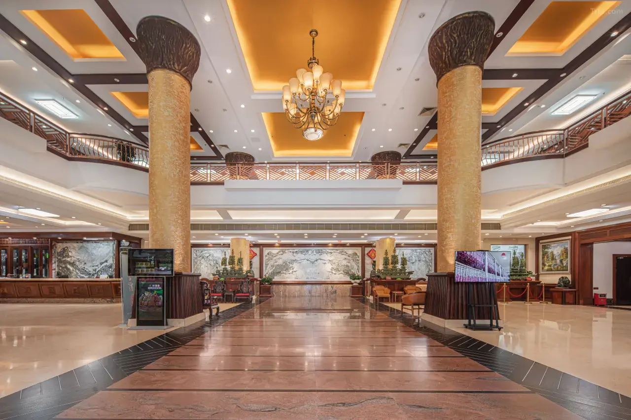 1mc0o12000eykb7vy774C_W_1280_853_R5-1