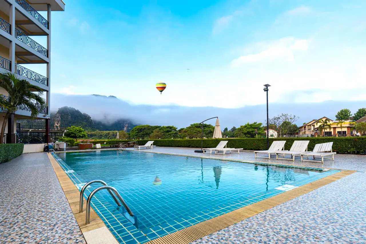 1mc1i12000fi0ba86E10B_W_1280_853_R5