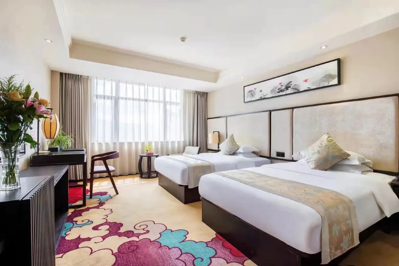 1mc1v12000k2r8gjfA408_W_1280_853_R5 1mc1v12000k2r8gjfA408_W_1280_853_R5