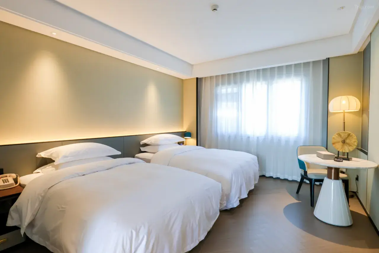 1mc1y12000afzaib6AC0B_W_1280_853_R5