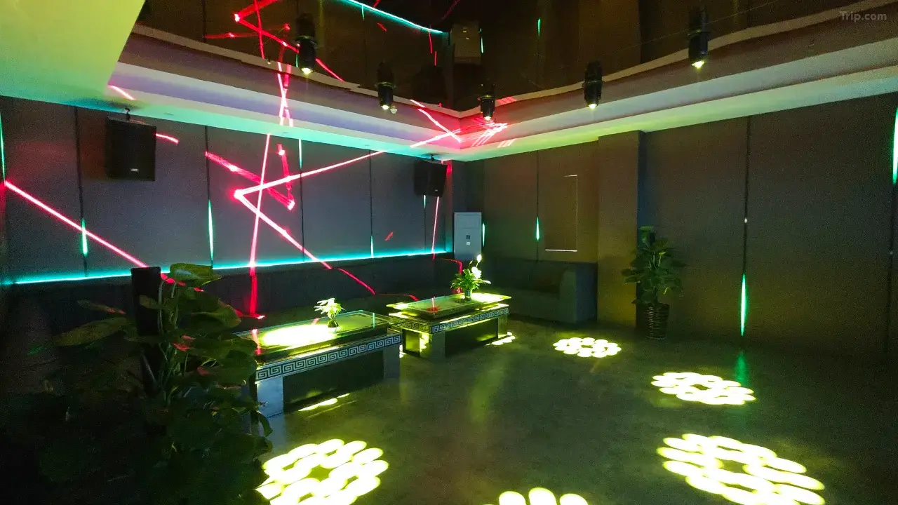 1mc2n12000l62x88p838E_W_1280_853_R5-1 1mc2n12000l62x88p838E_W_1280_853_R5-1