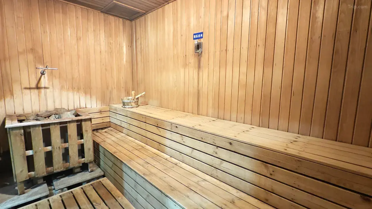 1mc2q12000pmuyuez8CDE_W_1280_853_R5