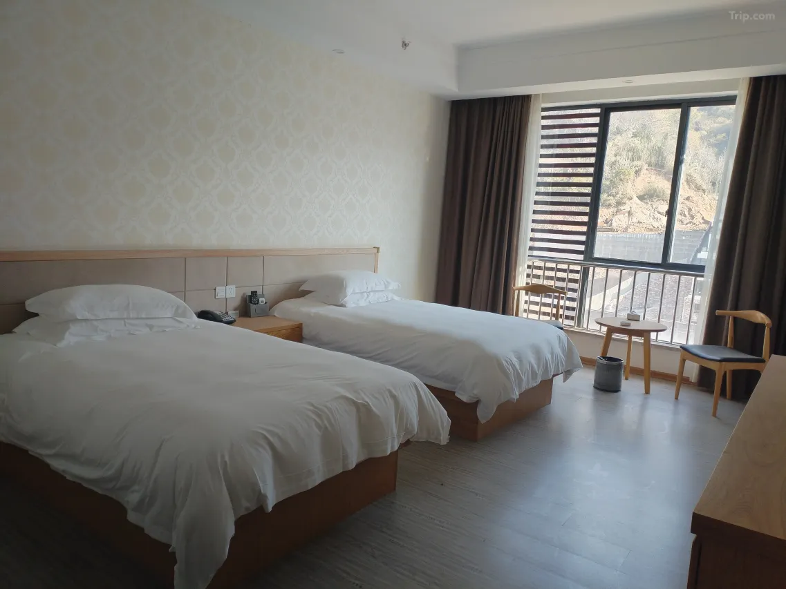 1mc3112000liatvfl6519_W_1280_853_R5