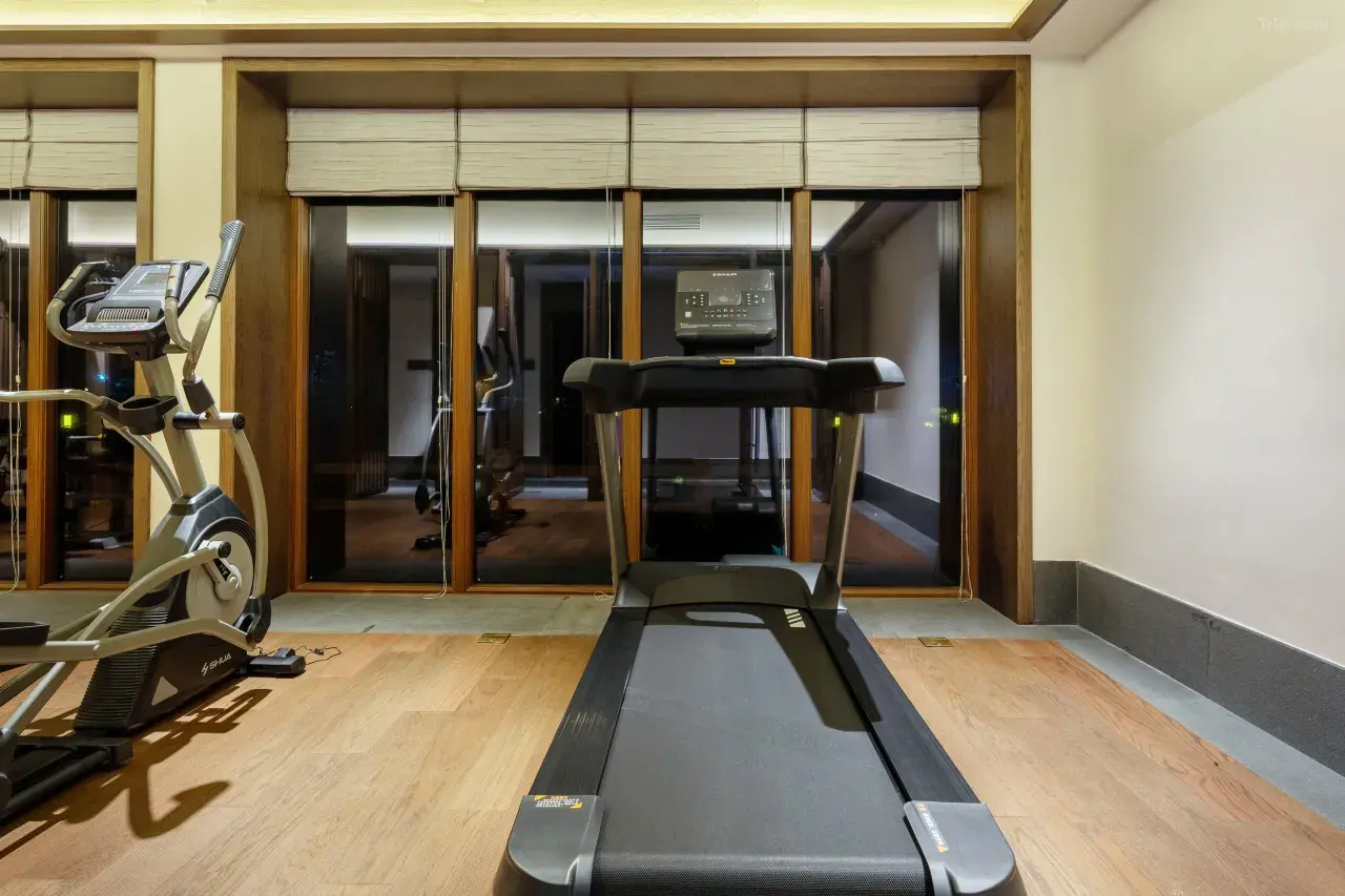 1mc3e12000hzryywl3766_W_1280_853_R5-1