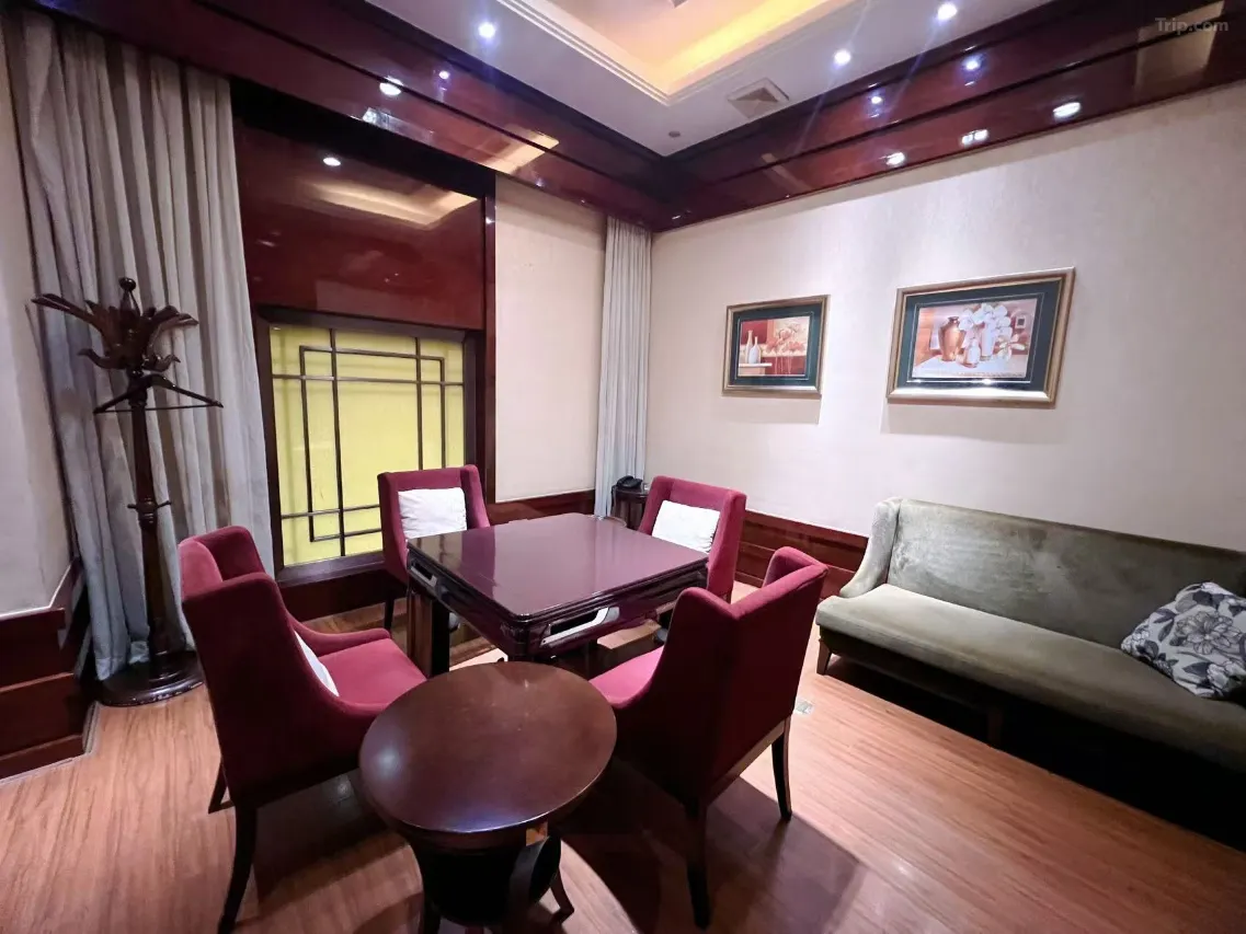 1mc3h12000l9xqntnA9CC_W_1280_853_R5-1