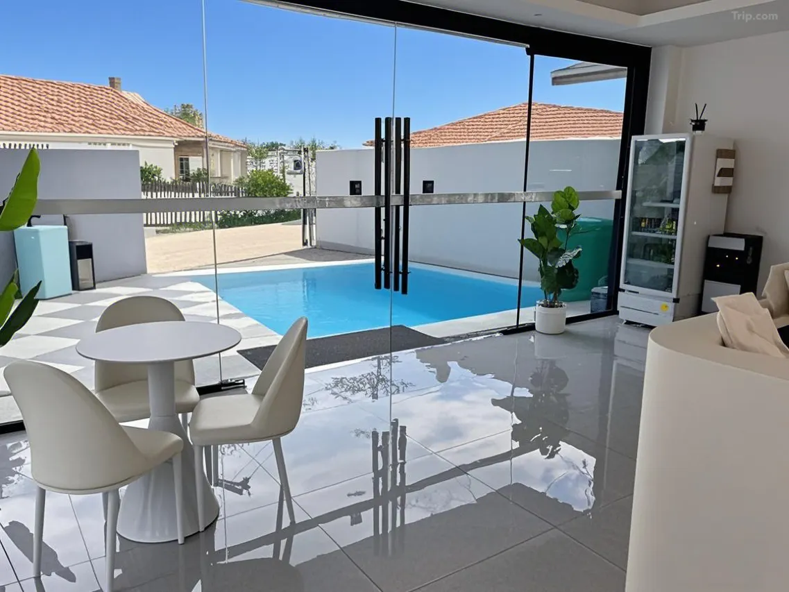 1mc4w12000l2oququC0E3_W_1280_853_R5