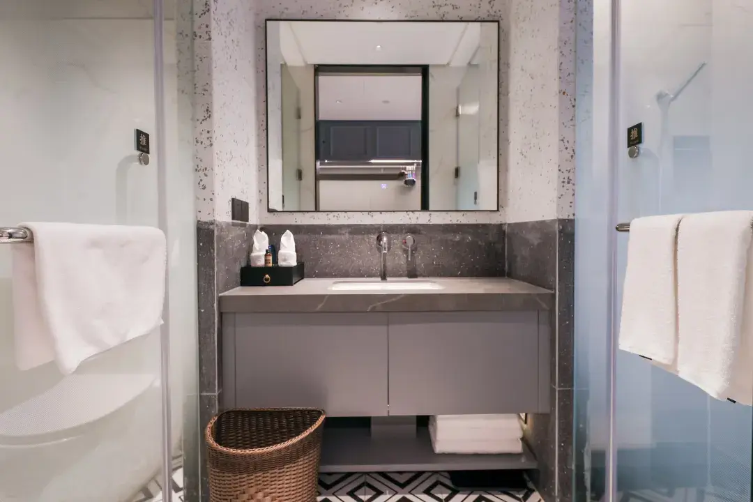 1mc5m12000afzauksBD04_W_1080_808_R5_D.jpg_