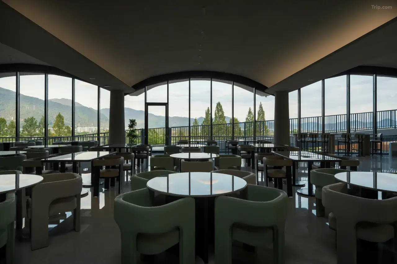 1mc6112000pcm8xuh447C_W_1280_853_R5 1mc6112000pcm8xuh447C_W_1280_853_R5