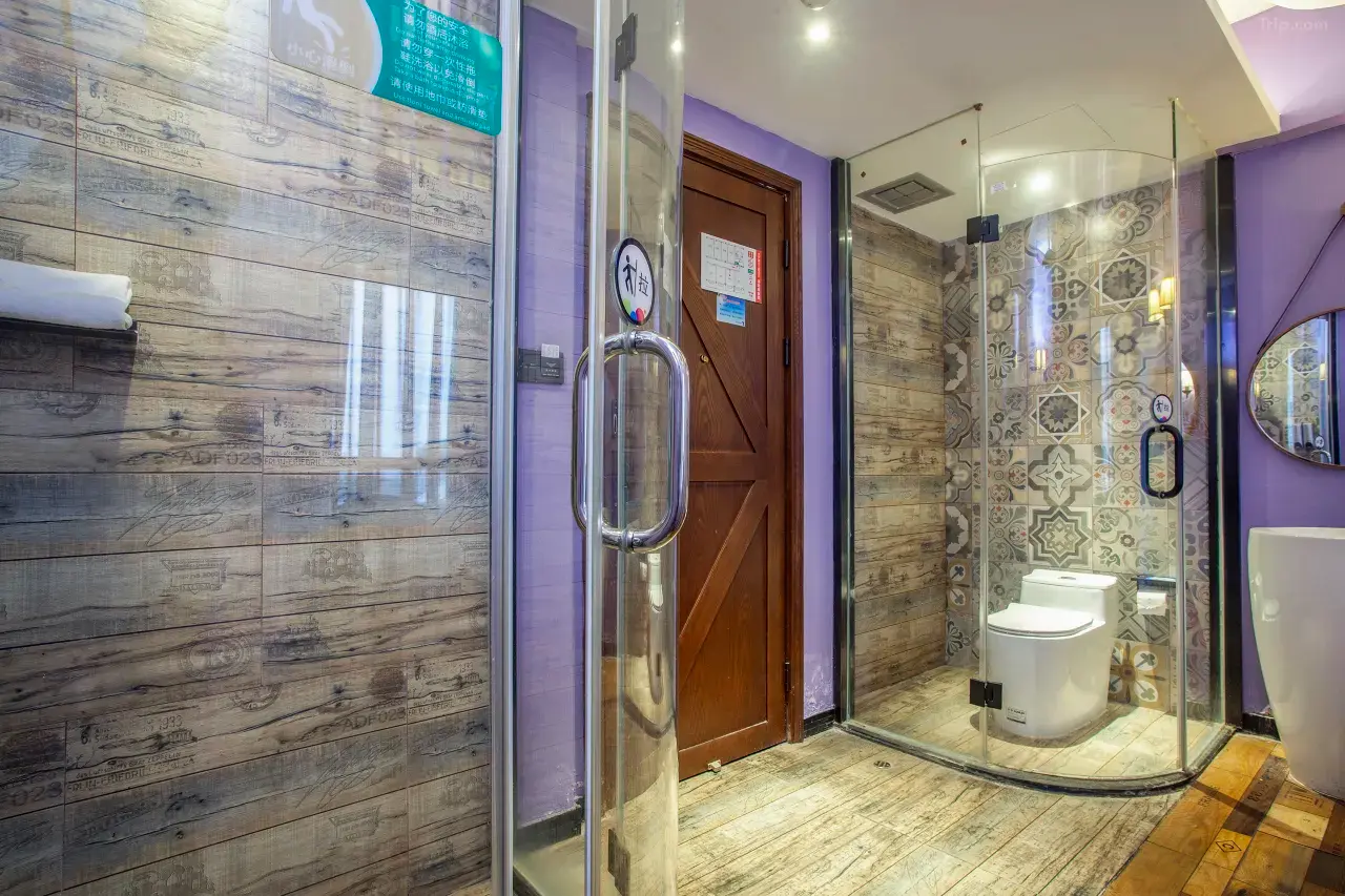 1mc6o12000gb8dnxt78BA_W_1280_853_R5