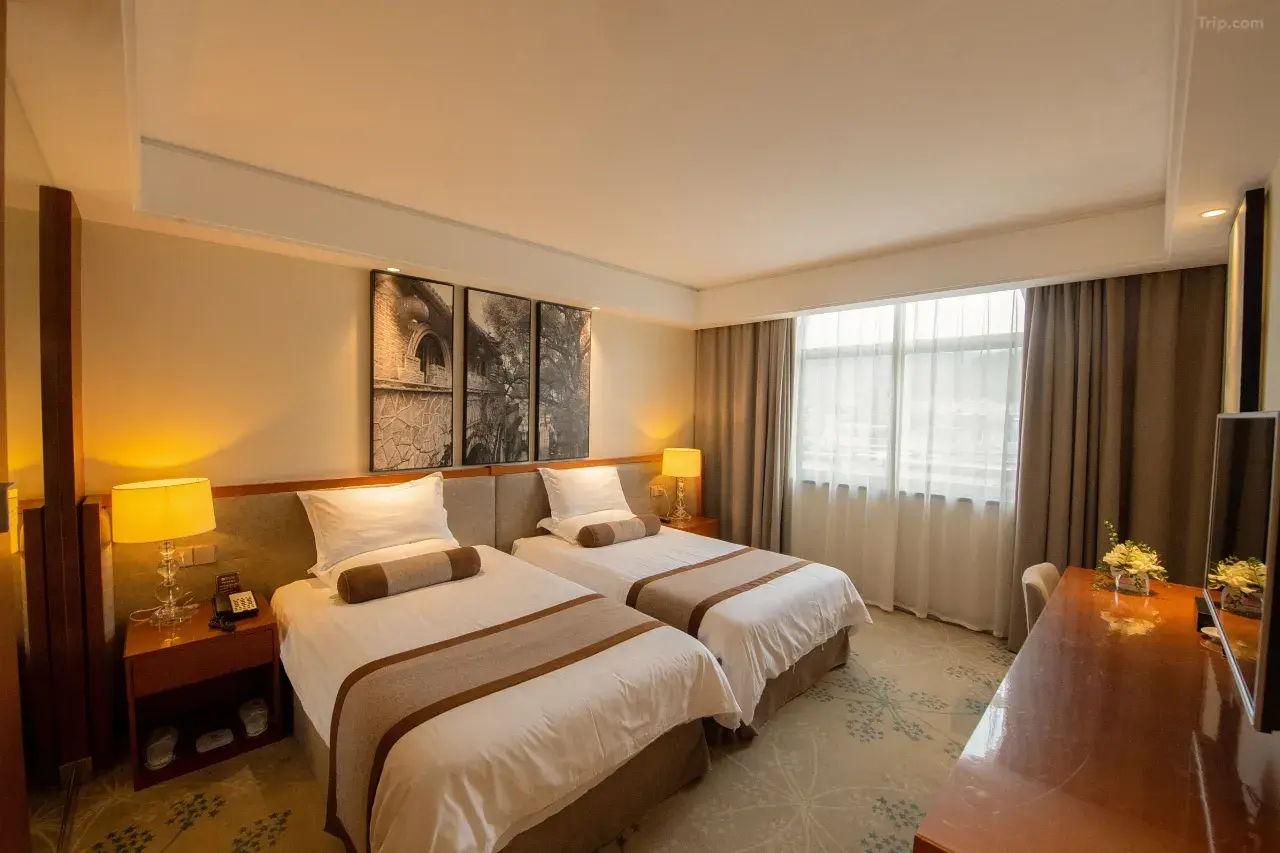 20011b000001bzrusA6EE_W_1280_853_R5