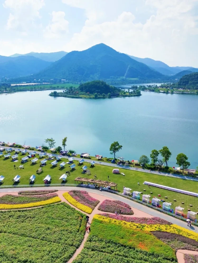 杭1-高端五星年夜饭畅吃自助【杭州东方茂过大年899起】住五星！享豪华自助畅吃年夜饭！门票全含！游：西湖景区、河坊街、龙门古镇！年30、初二、初四发班