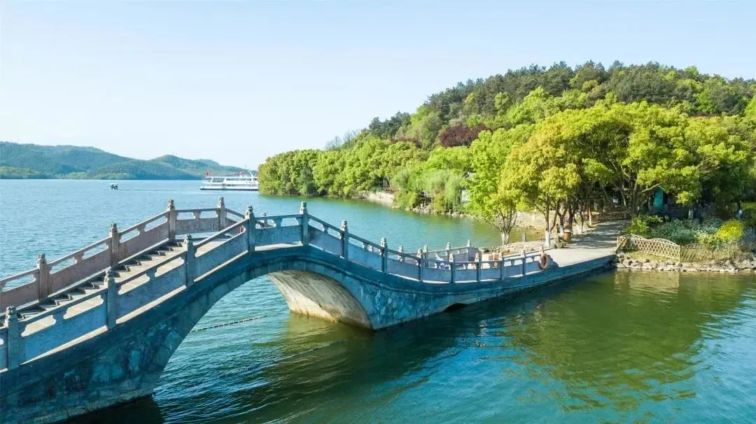 3e996ae16c510d73ef6720d0400d1bc9-sz_131037