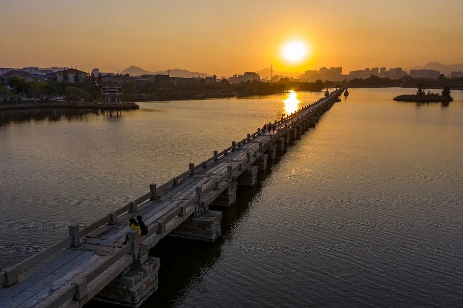 4eb98b3c2ec80834fb2c26026f7e7845-sz_111684-1