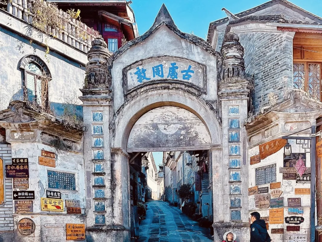 50119afbb38a46a4f802816dcaae215e-sz_1062886