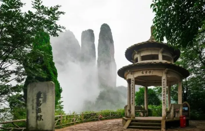 【299双峰奇缘❤️赏江山!如此多娇】龟峰+江郎山+戴笠故居+根宫佛国康养4日游