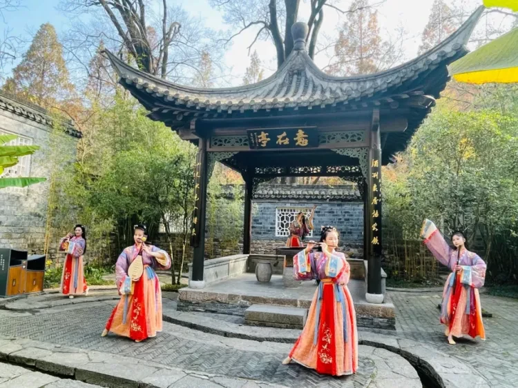 579a61d68248e2364423a3f160aaad09-sz_1369437