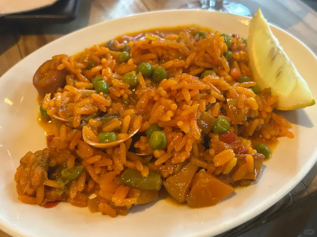 59fa18b4b69a265437eaec82982a9400-sz_268165