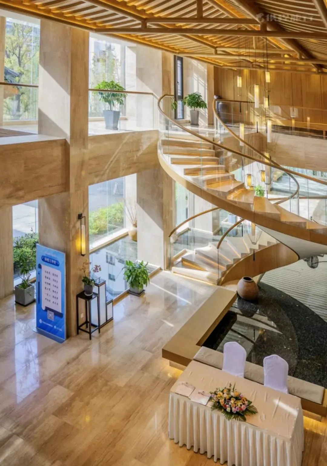 5c1515515a63d4fd31e385f7a5fb78f3-sz_221317