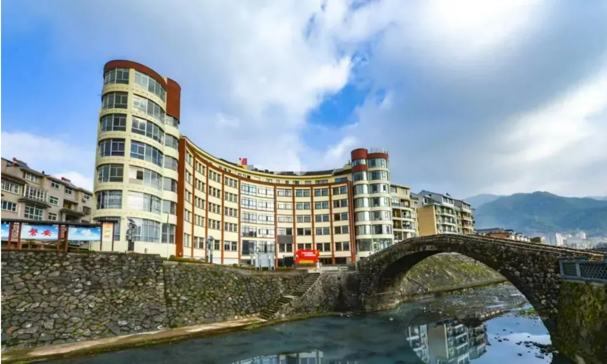 5ceff08f3fb2d1673bc854898d32bc86