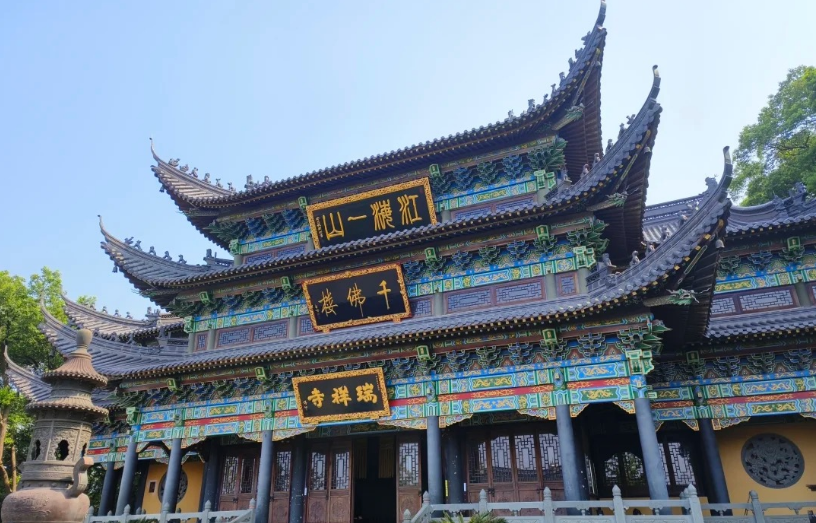 赴一场平湖乍浦浦京大酒店的新年之约，吃特色小海鲜，游通天桥、爬外蒲山、逛汤山公园、看杭州湾跨海大桥，免费棋牌/唱歌~~~