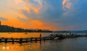 恭迎岁禧 杭州 · 景悦雷迪森酒店3日套餐799元起丨享1999年夜饭+高标正餐，免费棋牌房K歌，将湖光山色与千年禅意，一同收藏