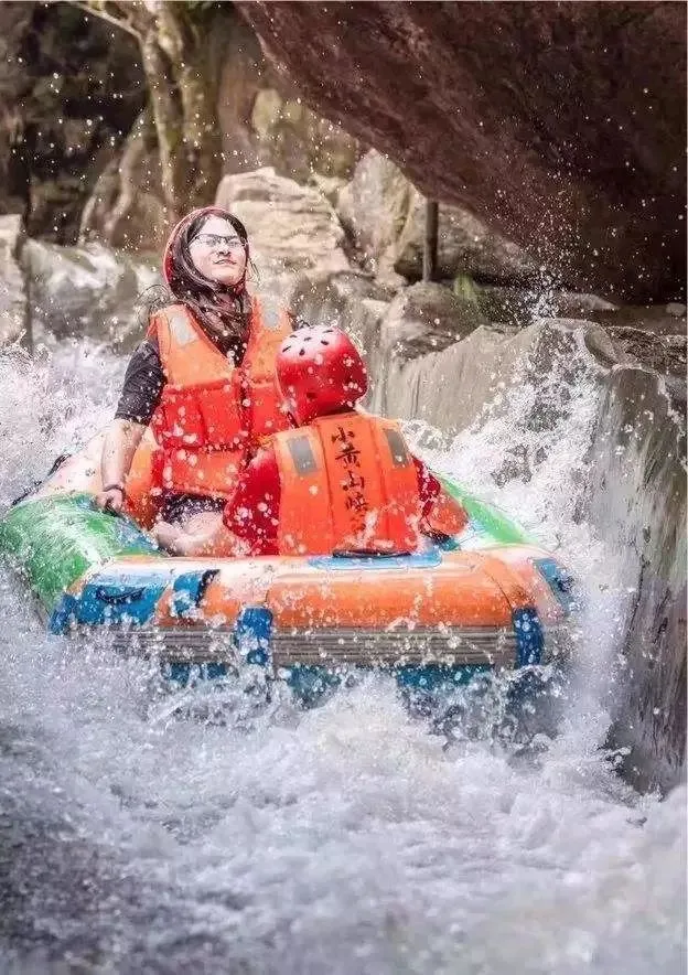 7543ecaff2bedeb840a09b7fb6de048b-sz_1350630-1