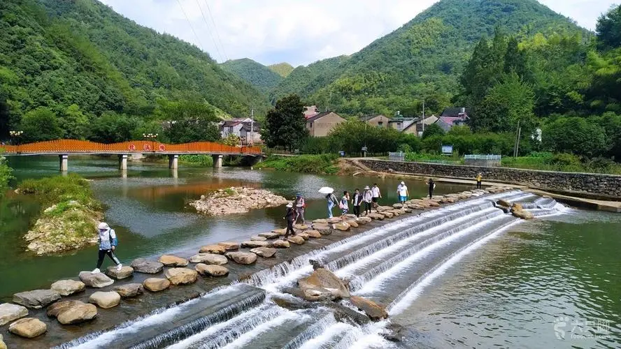 7b643c7d200a7b2aed74d585c4ee39b1-sz_115796