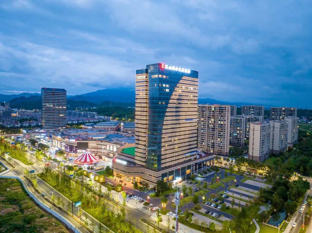 7b6e2f7721b517f05658f0b1f244aeda-sz_186528