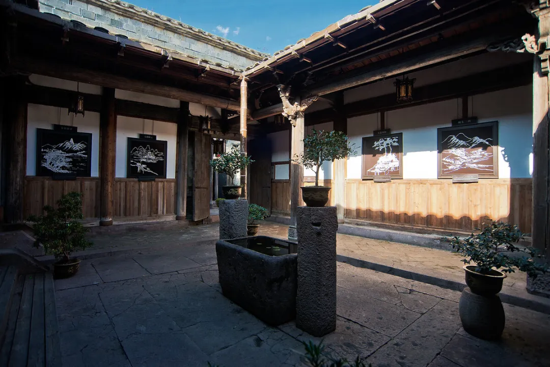 7c86704ab1165560528341fd37be0e18-sz_360447