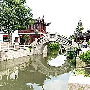 815985f595bba40ad275f7406bb2279a-sz_101975