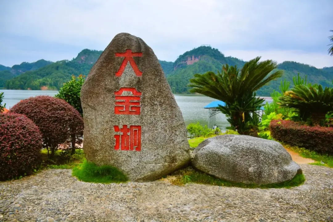 83d82d2c3576b362a52fcc1d6b9de61b-sz_185510