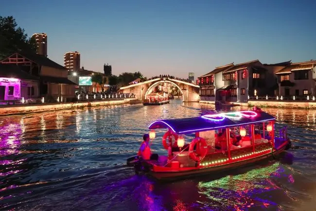 无锡年夜饭【1099元/人携程五钻无锡丽笙精选酒店自驾3天2晚】含2自助早2自助晚餐