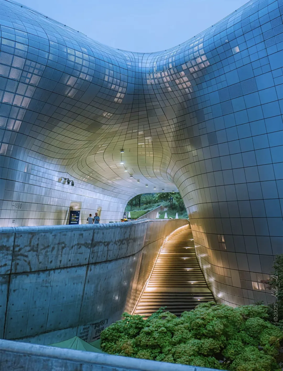 8ea4b2019460198cec0b9411fbfed983-sz_757576