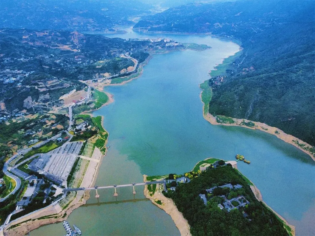 96daca9e26814e2a1a31bb2a72b734ae-sz_204093