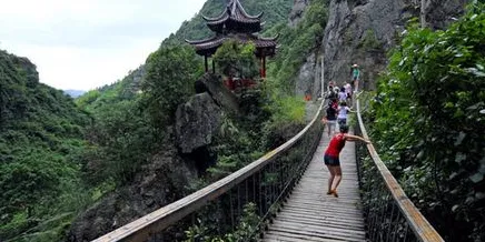 a0a9d5b4fff00b6d17ff0b28c75365a7-sz_195975