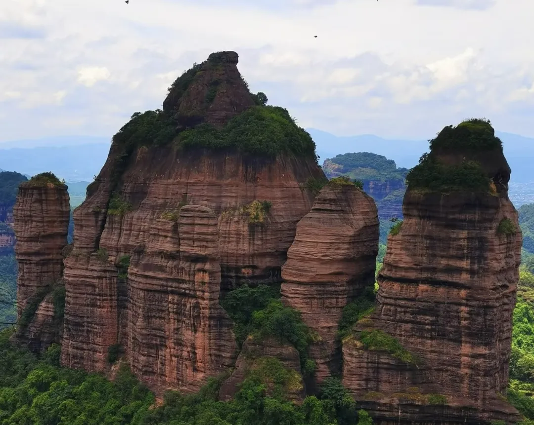 a208117041fb50f6ad6aa47bc15ec123-sz_552636