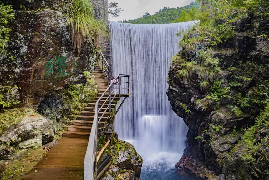 b34f93fbdfe90d7c0b944df73392e7a0-sz_1043499