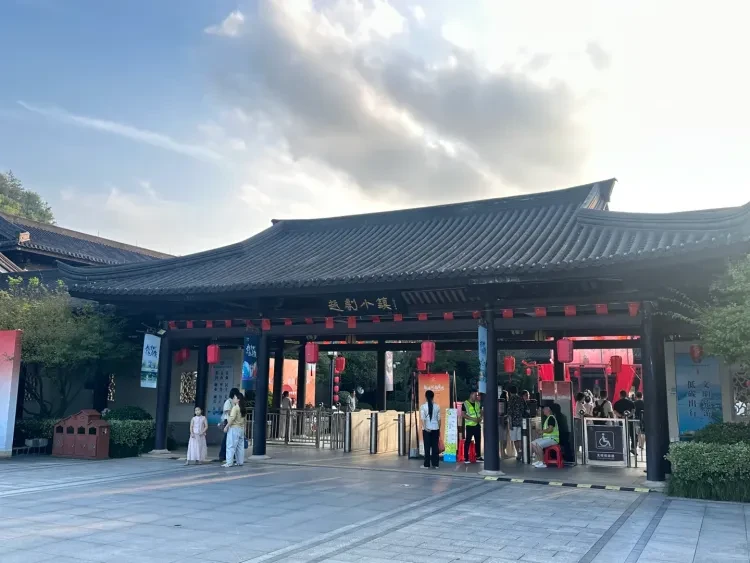 bbdbe63a285e831da116f9281ac905fa-sz_2121874