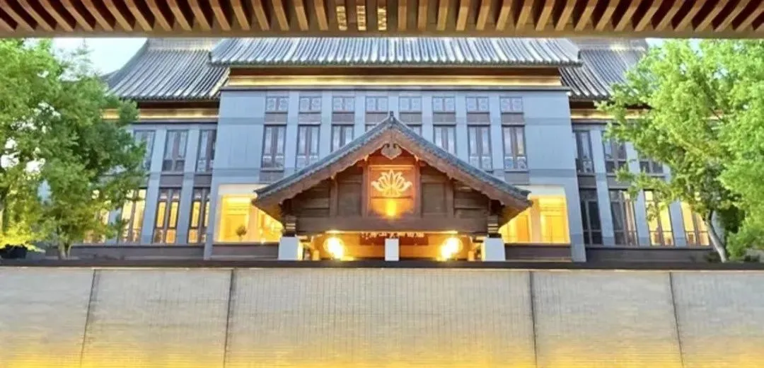 年夜饭3天2晚自驾游，¥999元/人南京栖霞山下的禅意度假【涵田栖云山房酒店】坐拥私家园林，游金陵栖霞山