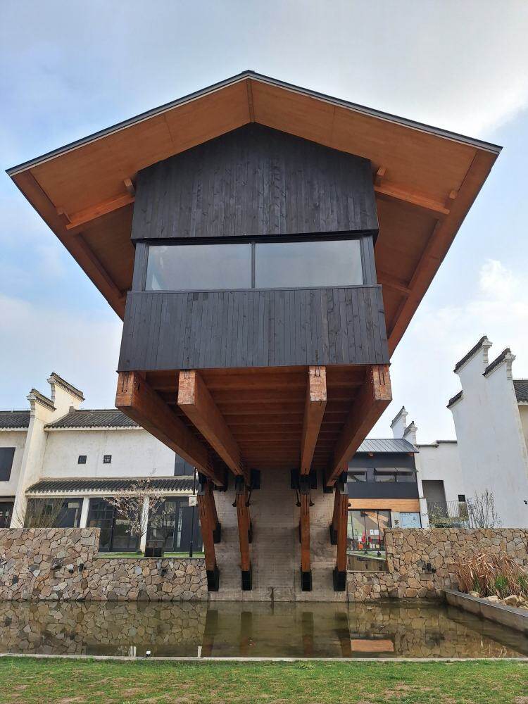 bjNirIy2MZ9uJn1sVIqReHYoLqAWaXLN