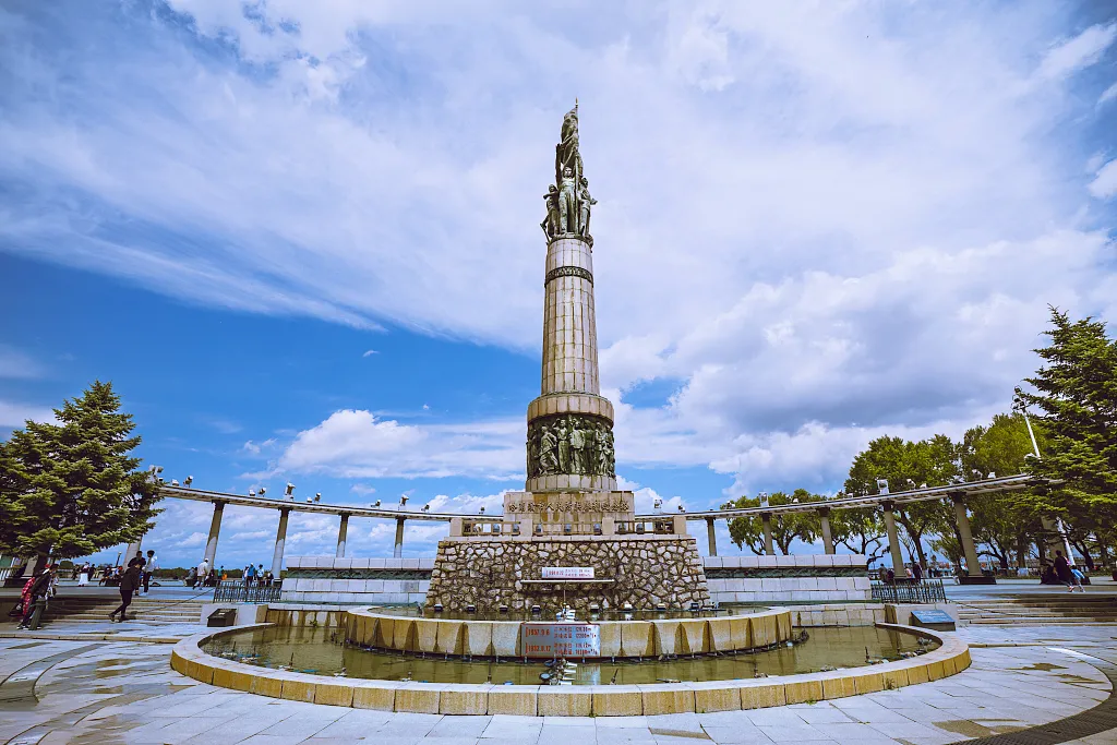 c19785ffff3b6164fd46e8ff534bd540-sz_826909