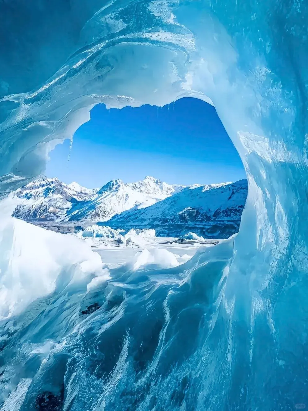 【南京起止】一生必看！贝加尔湖蓝冰季深度8日限定2班！12999纯玩0自费，全程含餐，住市区4钻+特色木屋，自费项目免费送！