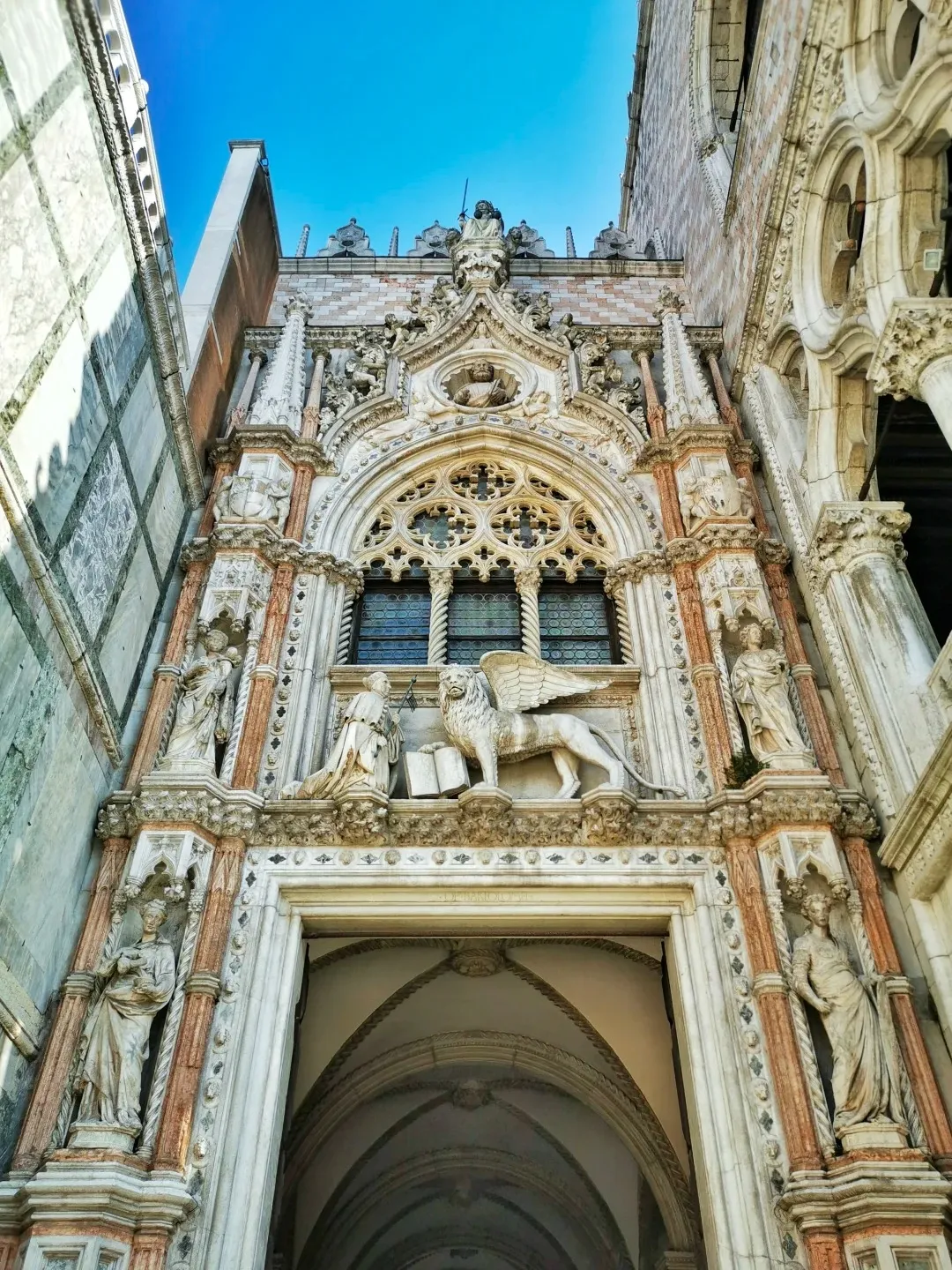 e0bf3599e8e7b70785a22afa3b2ae075-sz_605950