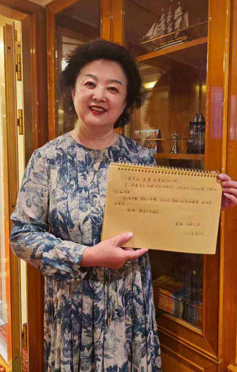 00000000XRMeQqhvIjXklLgt