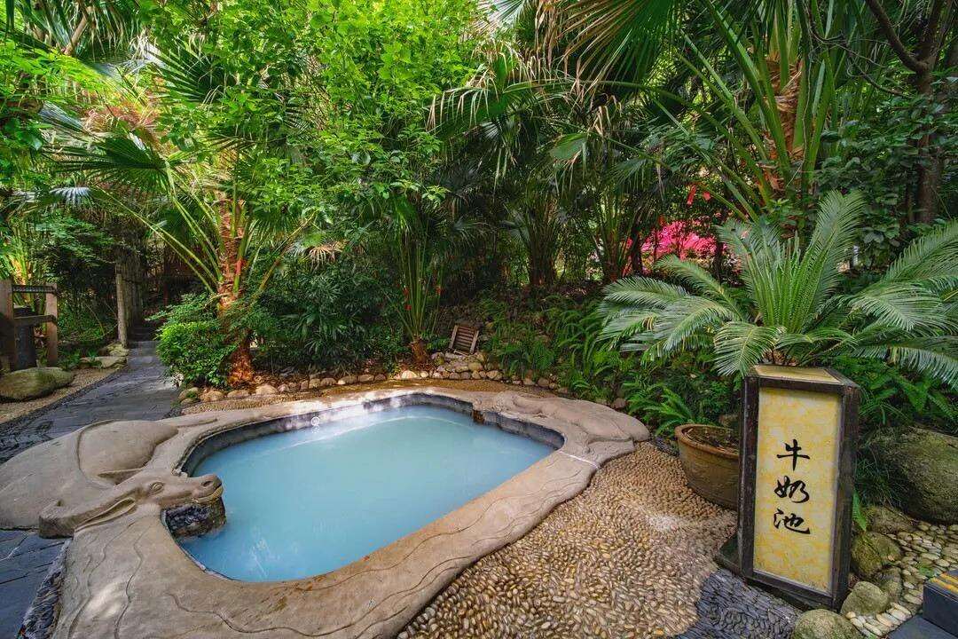 00000000nQtyZsgsUAbInWej