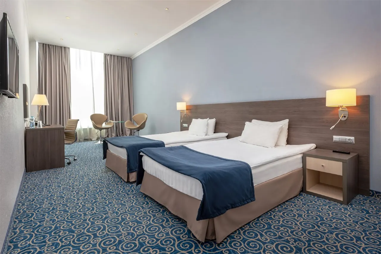 0203c120009avmtjeBACC_W_1280_853_R5