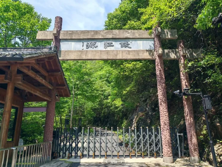 02d27cb3c0608c43b93bd11a3a11c271-sz_1973614