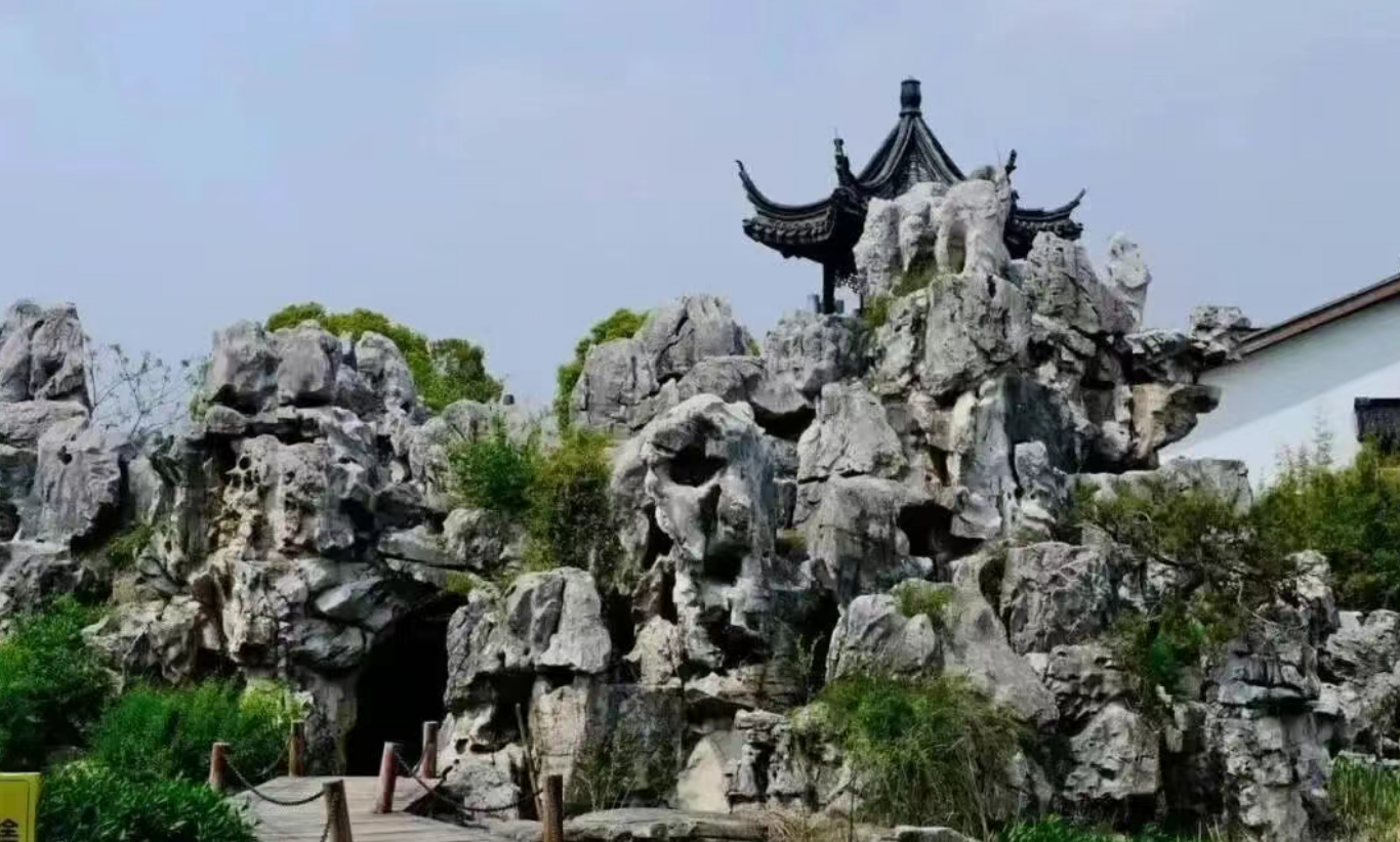 04c21a3aa744664e77a3f7d05d637b02