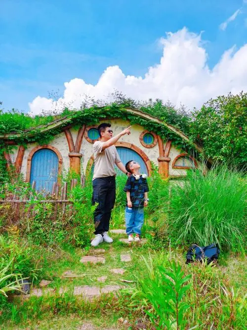 0fc91b10259fd36a1c62520830d0a044-sz_83127