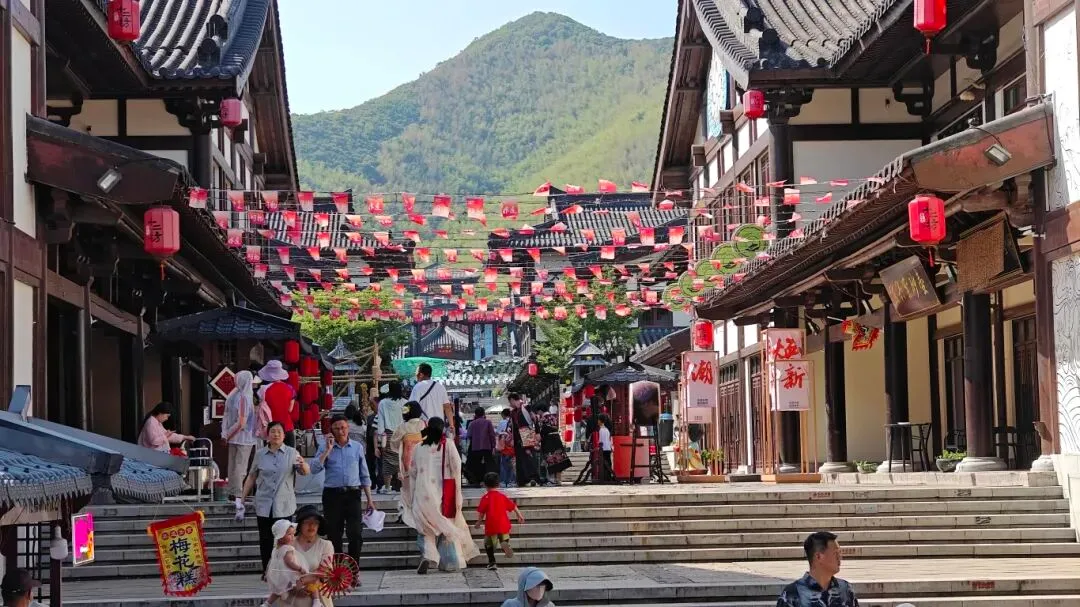 15b05c574a42e4f0f50a6244826a8d6d-sz_1298840